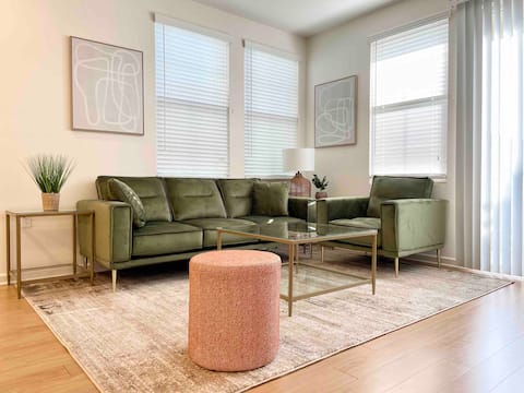 Irvine/Tustin Cozy 1b1b APT 2 beds close to Shops