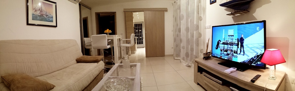 Annonce Airbnb populaire: Villa les Romarins in CALVI. A quiet holiday. à Calvi