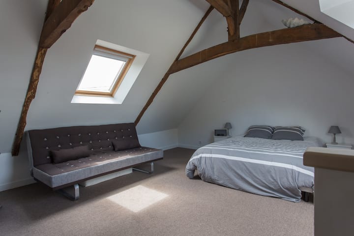 Სხვენი ოთახი საწოლით 160×200 2 pers. Bedding Set მოყვება