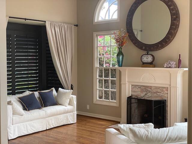 La Jolla.. 2 Blocks to Windansea Beach Sleeps 4-9 gallery image 3