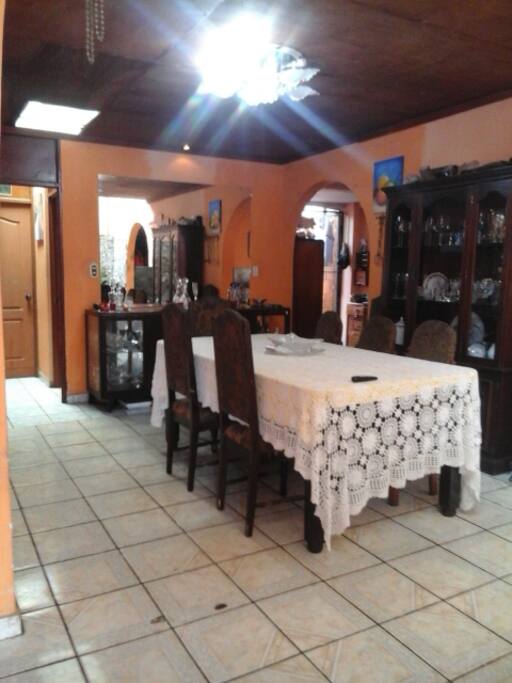 comedor para el desayuno
tipico o cafe