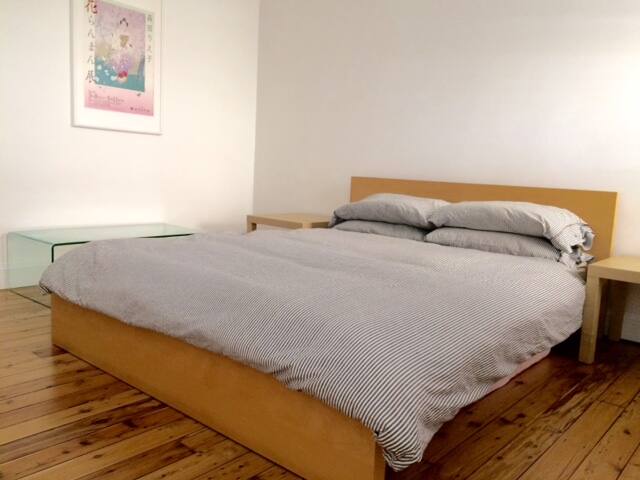 Spacious and airy Bondi Beachside Garden Apartment gallery image 5