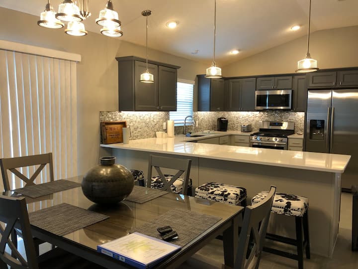 Marsh Bend Waterview Oasis in The Villages Houses for Rent in The