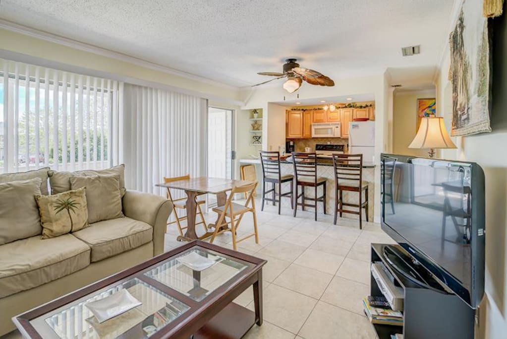 Bright and Welcoming Gulf Terrace 260!