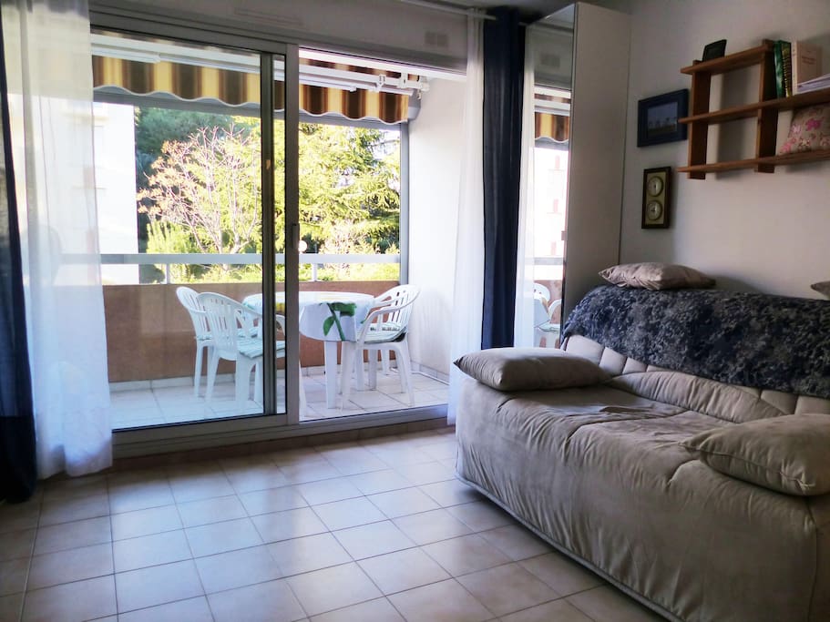Séjour et terrasse