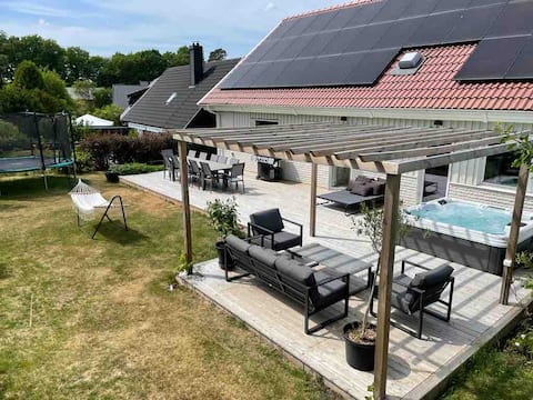 Villa near Gothenburg+jacuzzi&sauna