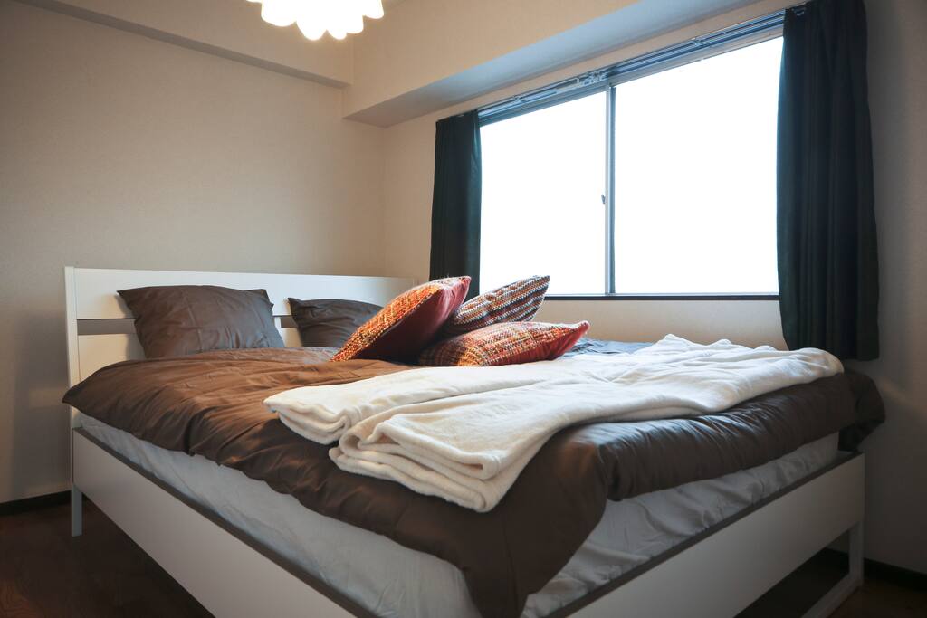 Queen bed