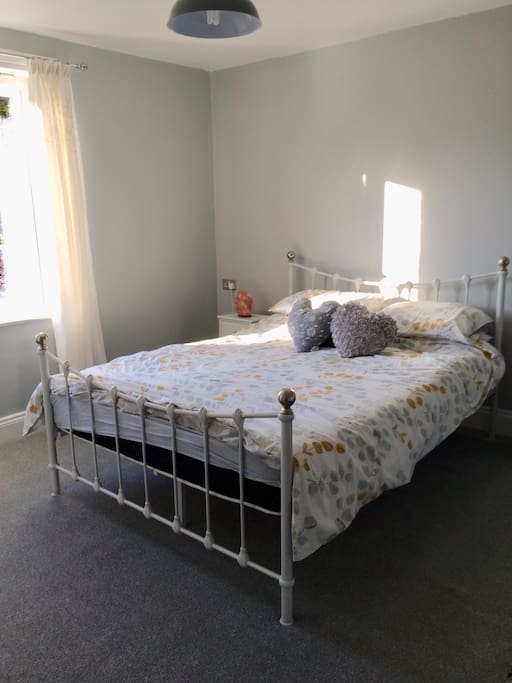 Double bedroom with king size bed
