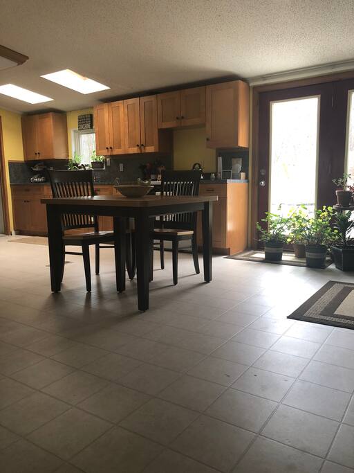 Dining room/kitchen