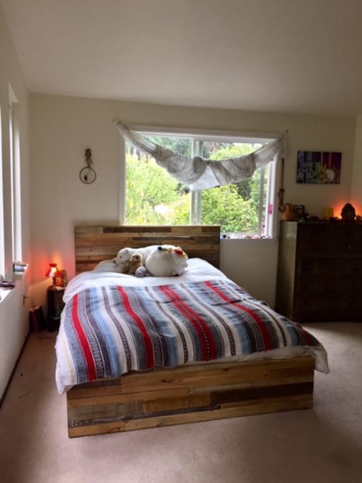 Queen bed
