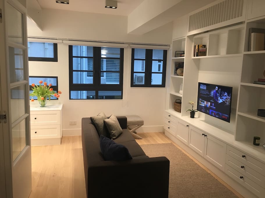 Living room - Cable TV, Netflix, Amazon Prime