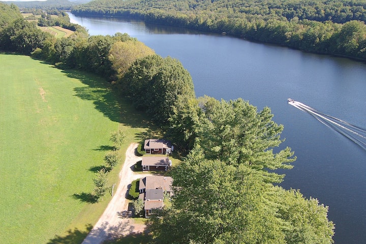 Connecticut River-Cozy Cottage