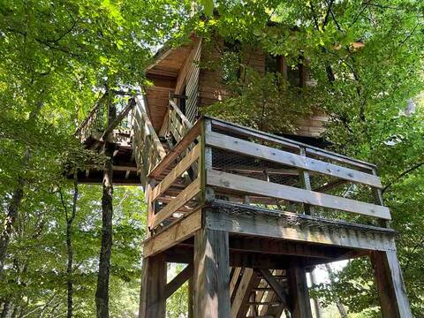 Meymac charming tree house