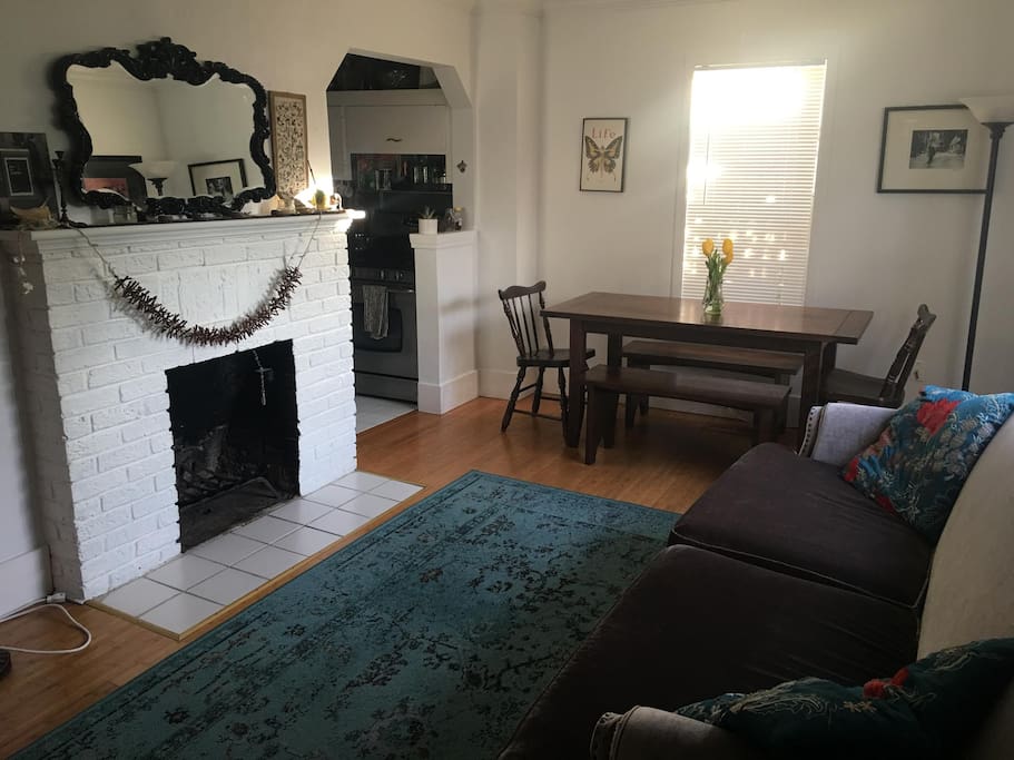 Comfortable living room, with dining table for 6-8