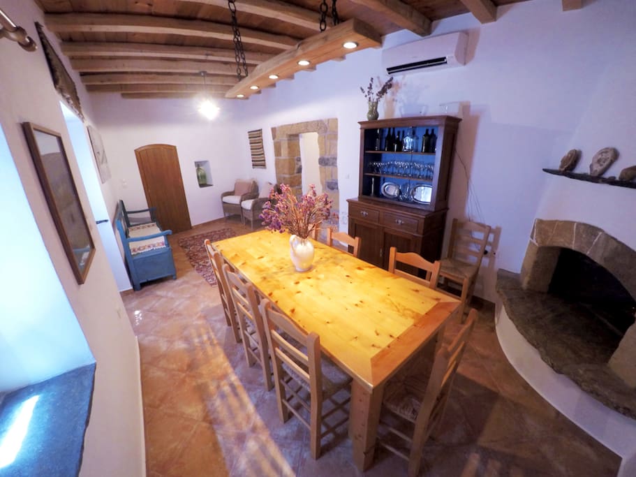 Dining/living room opens to the courtyard