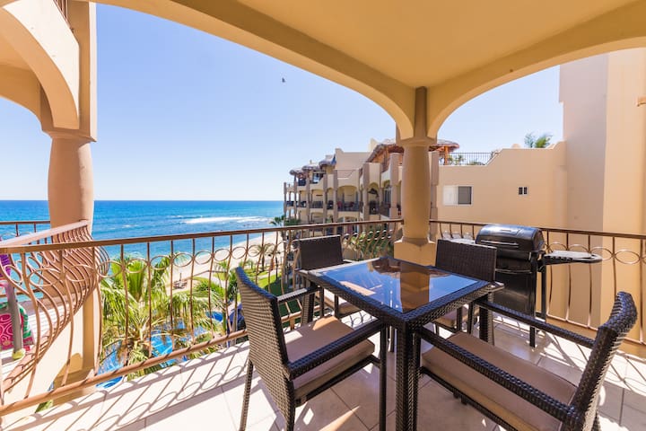 ☀Endless Summer Luxury SURF Condo! ★BEACHFRONT!★