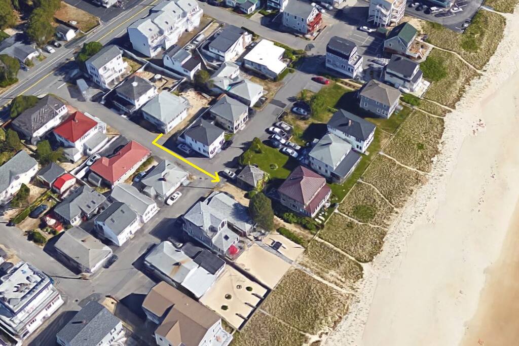 Steps to the beach! (view of house from the front)