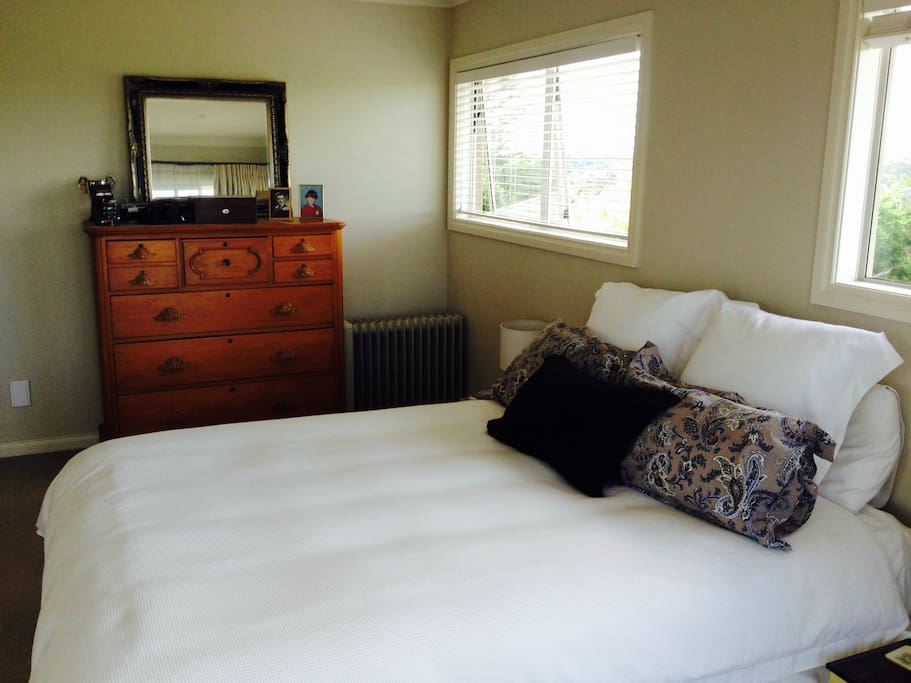 The bed is wonderfully comfortable, you won't want to get up!