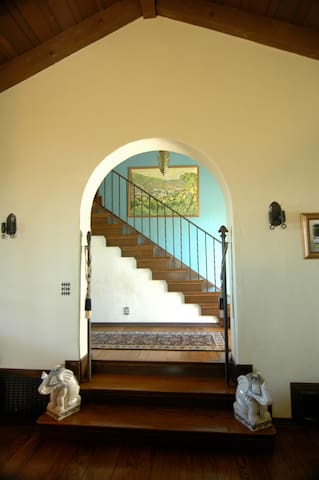 California Mediteranean with San Francisco Views! gallery image 3