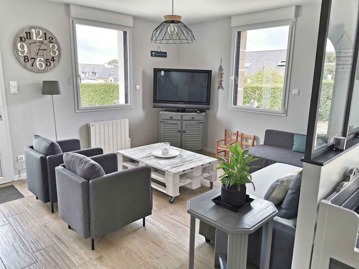 Annonce Airbnb populaire: 3* House on the Pink Granite Coast à Trégastel