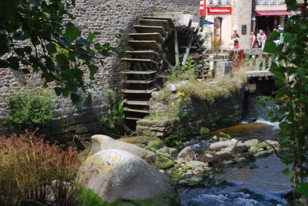 Un des ancien moulins , transformé en restaurant