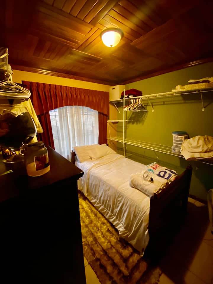 次卧/第二间卧室 