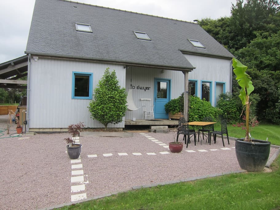 Terrasse devant/Front patio area