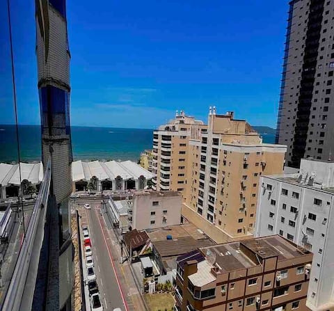 Airbnb em destaque: 3-Bedroom Apartment 150m from the sea in the Heart of Meia Praia em Itapema