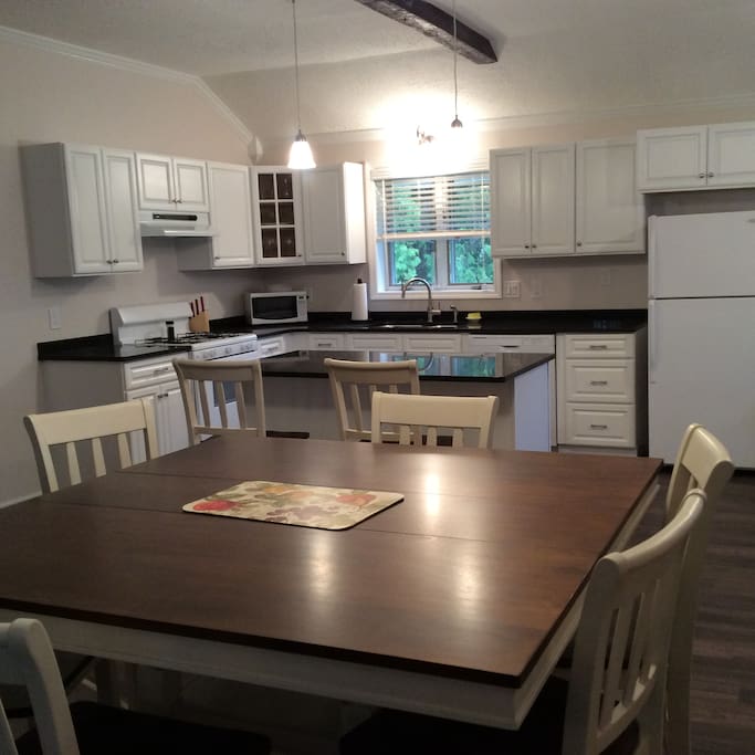 Dining Kitchen Area