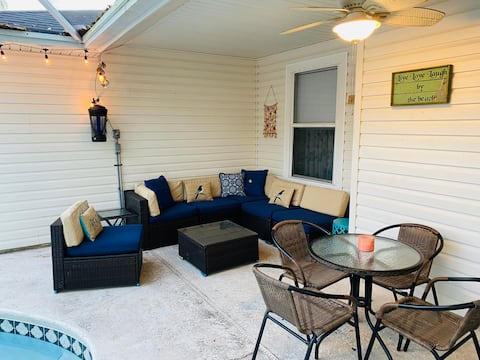 Cheerful three bedroom home with a pool