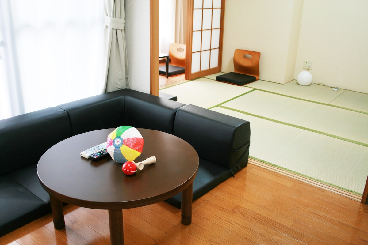 Tokyo Accessible Height Bed Rentals - Japan | Airbnb