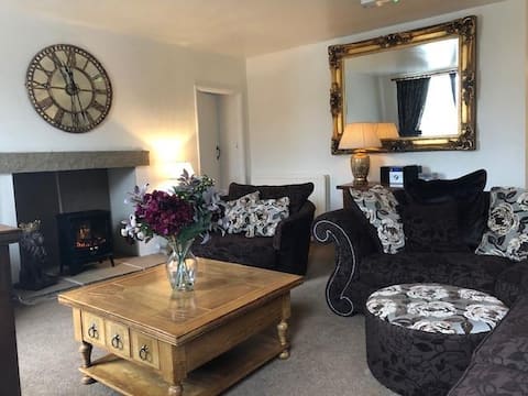 Popular Airbnb listing: Hawes Old Grammar School in Hawes in Hawes