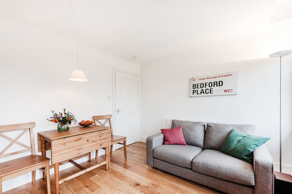 Light and comfortable private reception