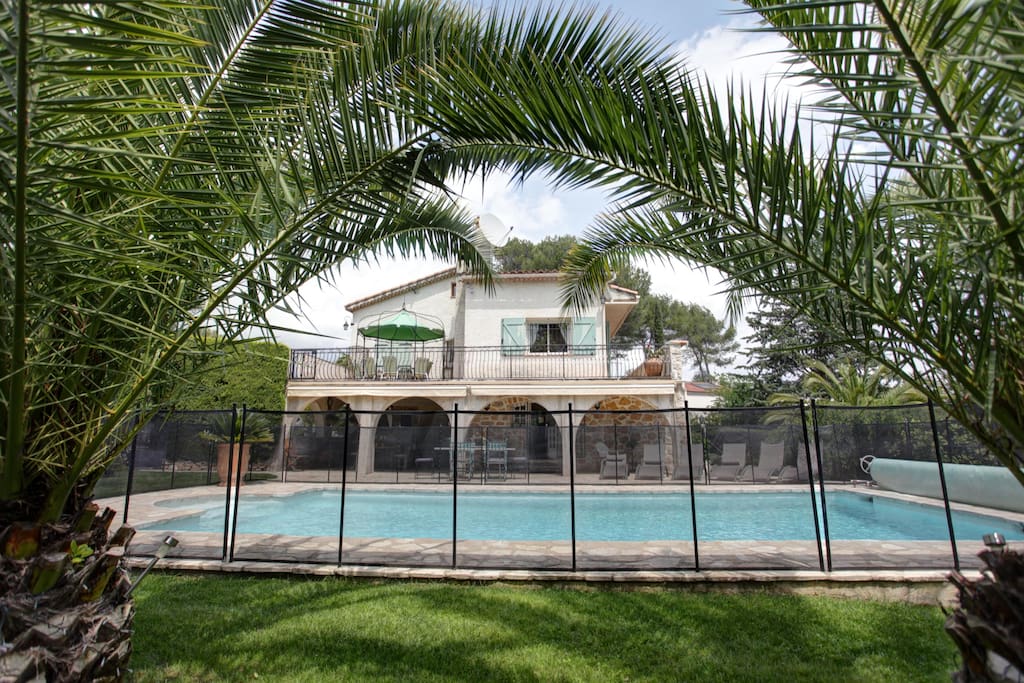 Villa south facing heated Pool view,closed security fence