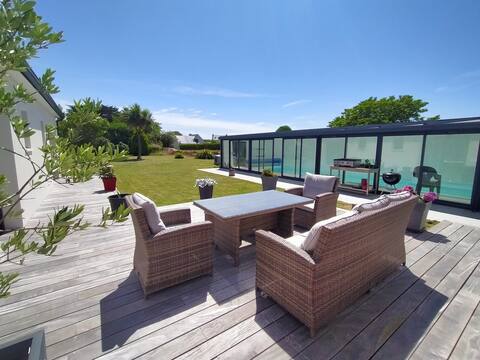 VILLA IN BRIGNOGAN BEACHES POOL WATERFRONT SPA