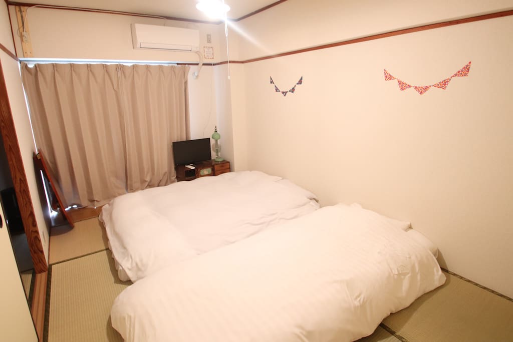 Room B (Double mattress ×1 Single mattress×1 )