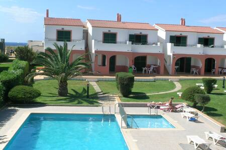 Apartamento con piscina a 50 mts. de la playa