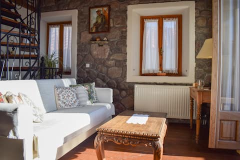 Timeless charm with commanding sea views