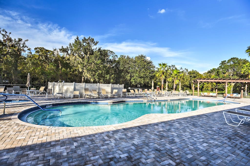 Enjoy access to community amenities like a pool, golf course and fitness center.