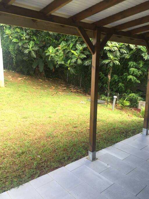 Jardin devant l'appartement