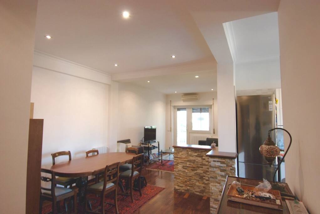 House spacious and bright near the center and metro in Balduina.