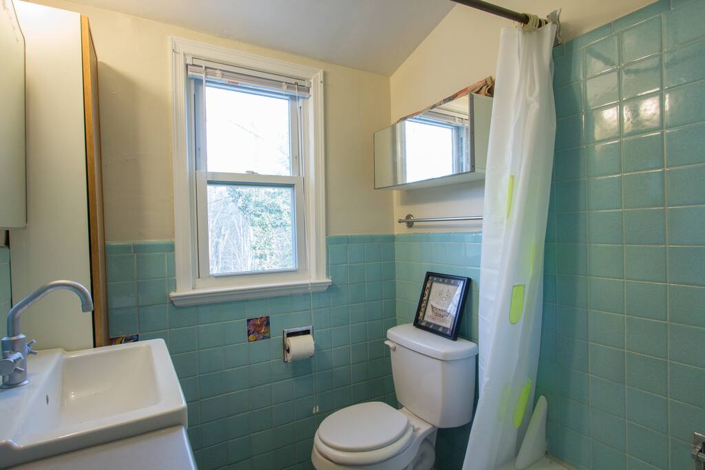 (2nd) full bathroom on 2nd floor