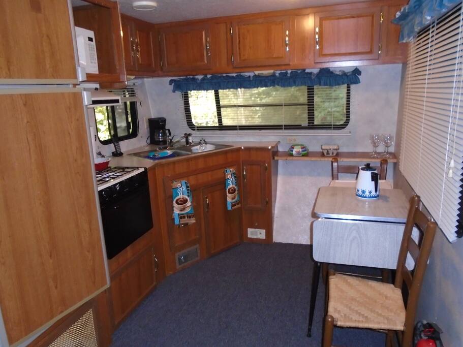 Kitchen/dining area