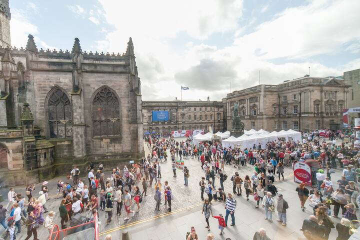 Advocates Penthouse – FREE WIFI gallery image 2