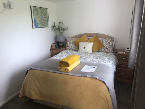 Top Airbnb: The WEST WING in Saint Anne's On The Sea
