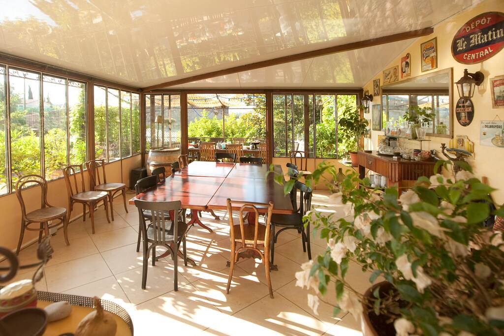 grande veranda au sud donnant sur la terrasse