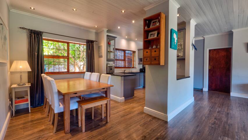 Three bed home in the heart of Constantia gallery image 4