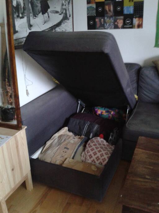 Here you can find extra bedclothes if you need any.
