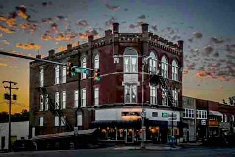 Enchanting Castle Hall Penthouse~TN Whiskey Trail