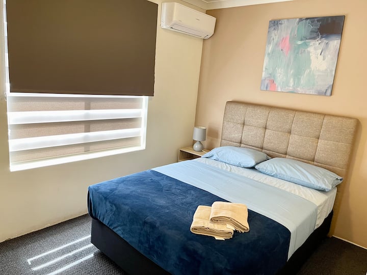 Спалня 2

1 x Двойно легло (сън 2)